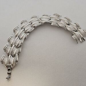 Vintage Bracelet Textured Signed Art Silver Tone Arthur Pepper
